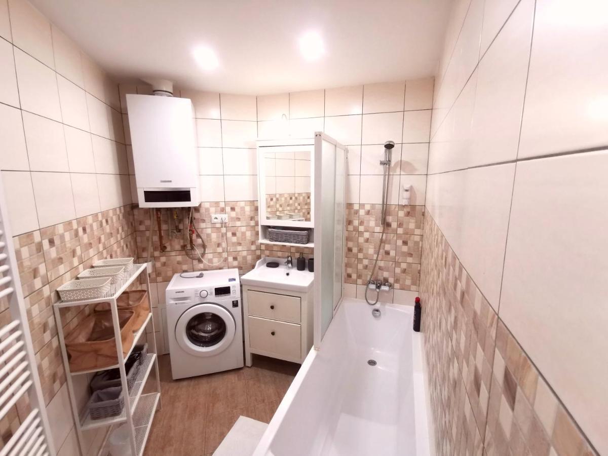 Cozyhome The Castle Apartment - Spacious, Quiet, High Ceiling Bratislava Eksteriør bilde